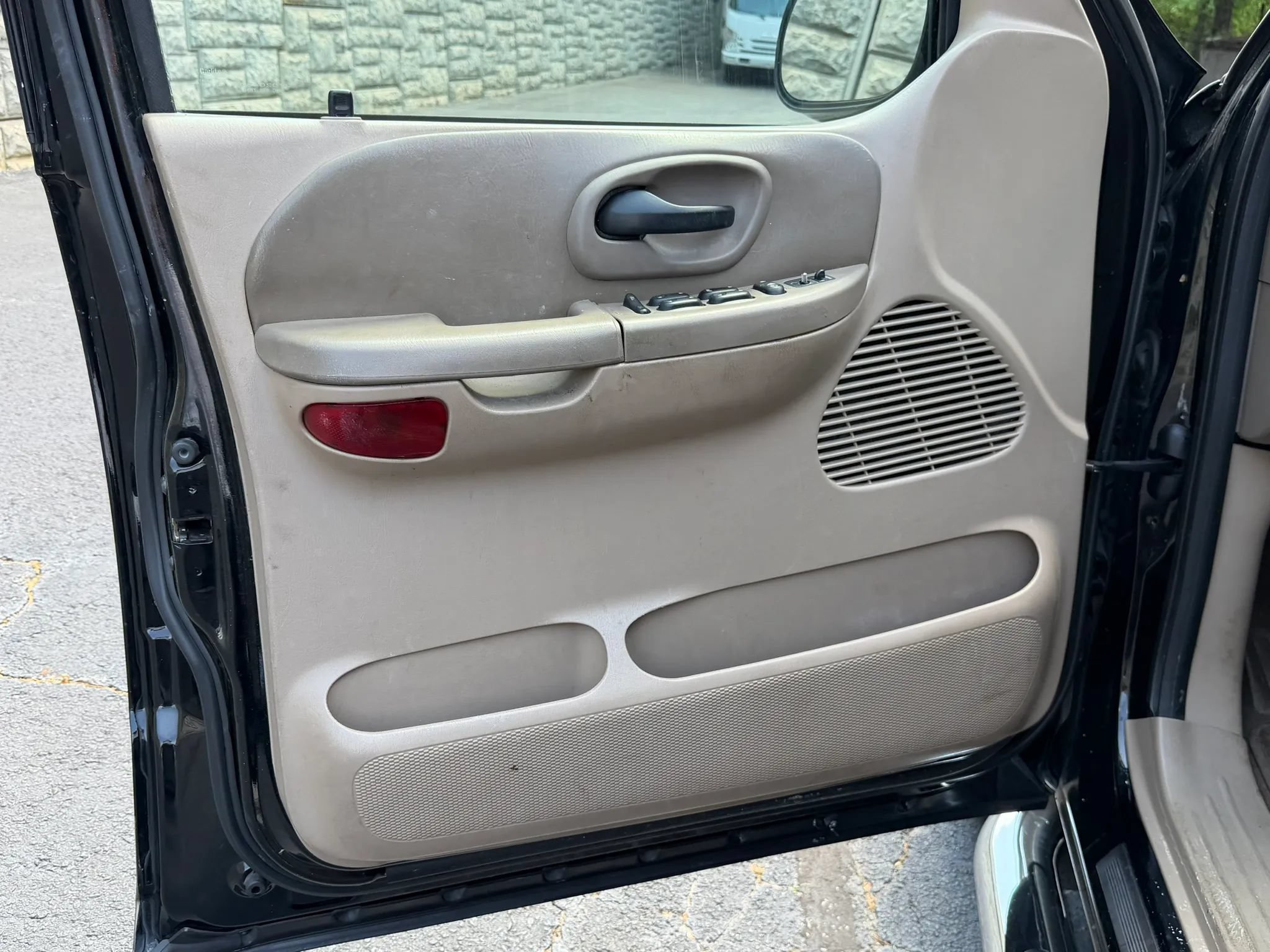 Used 2003 Ford F150 Lariat RWD image 27