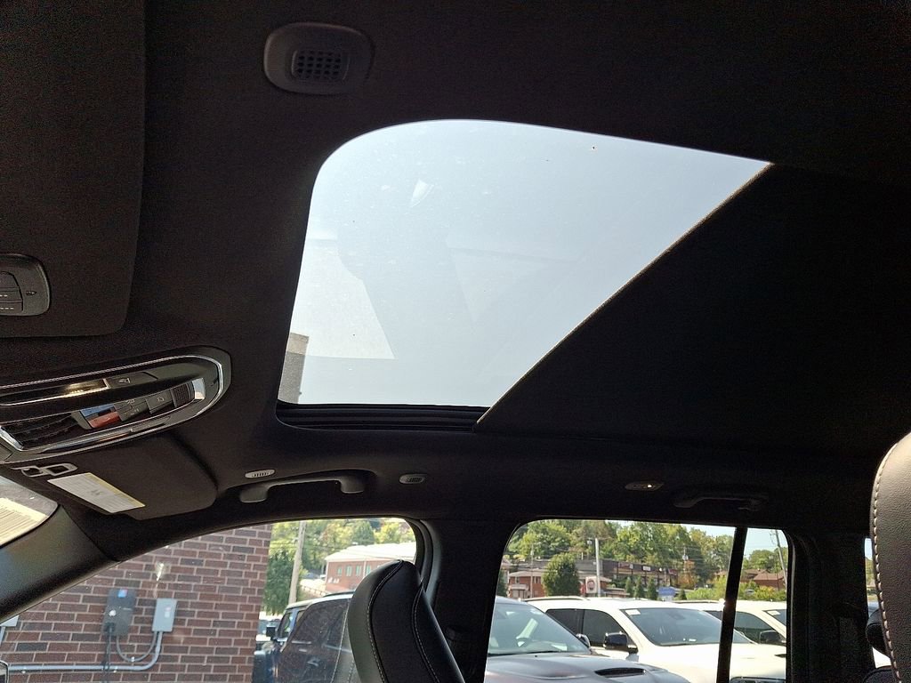 New 2025 Jeep Grand Cherokee Limited image 13