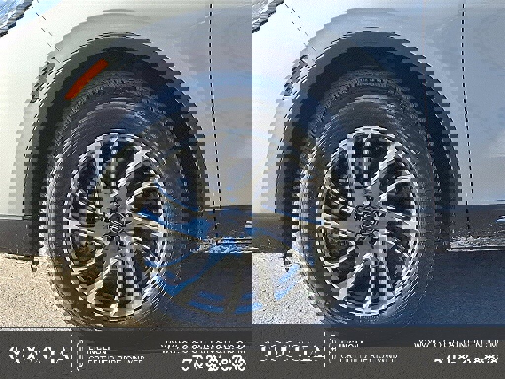 Certified 2022 Lincoln Corsair AWD w/ Equipment Group 101A image 8