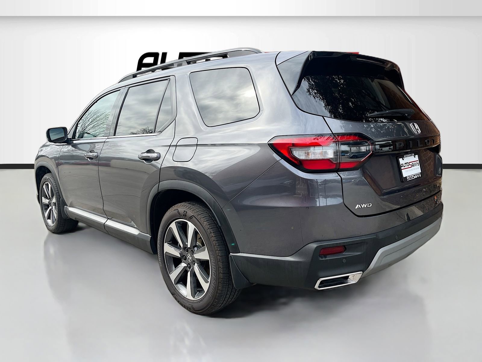 Used 2025 Honda Pilot Elite image 5