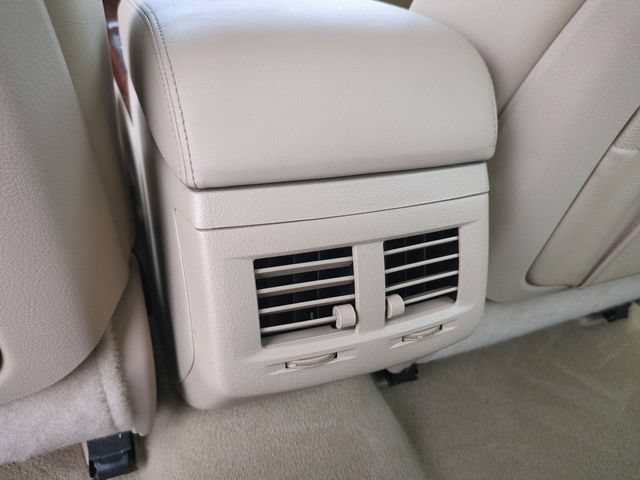 Used 2012 Toyota Avalon XLS FWD image 13