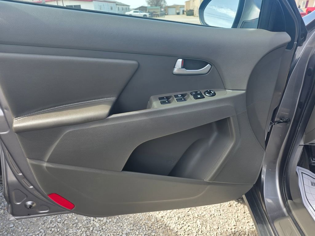 Used 2015 Kia Sportage LX image 9