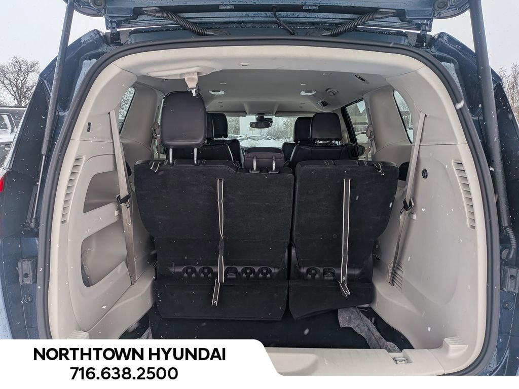Used 2024 Chrysler Pacifica Touring-L image 37