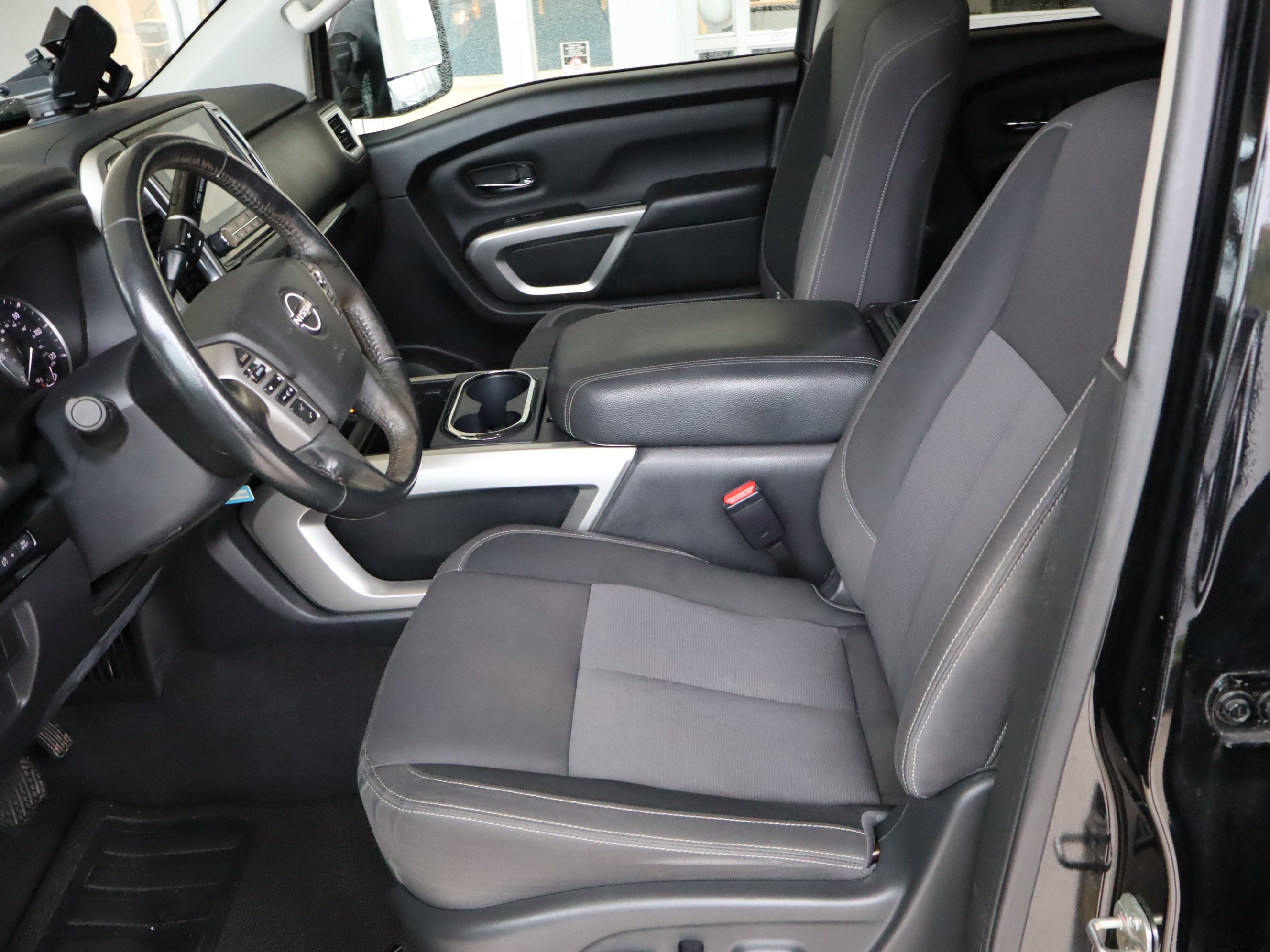 Used 2023 Nissan Titan SV w/ SV Convenience Package AWD/4WD image 19