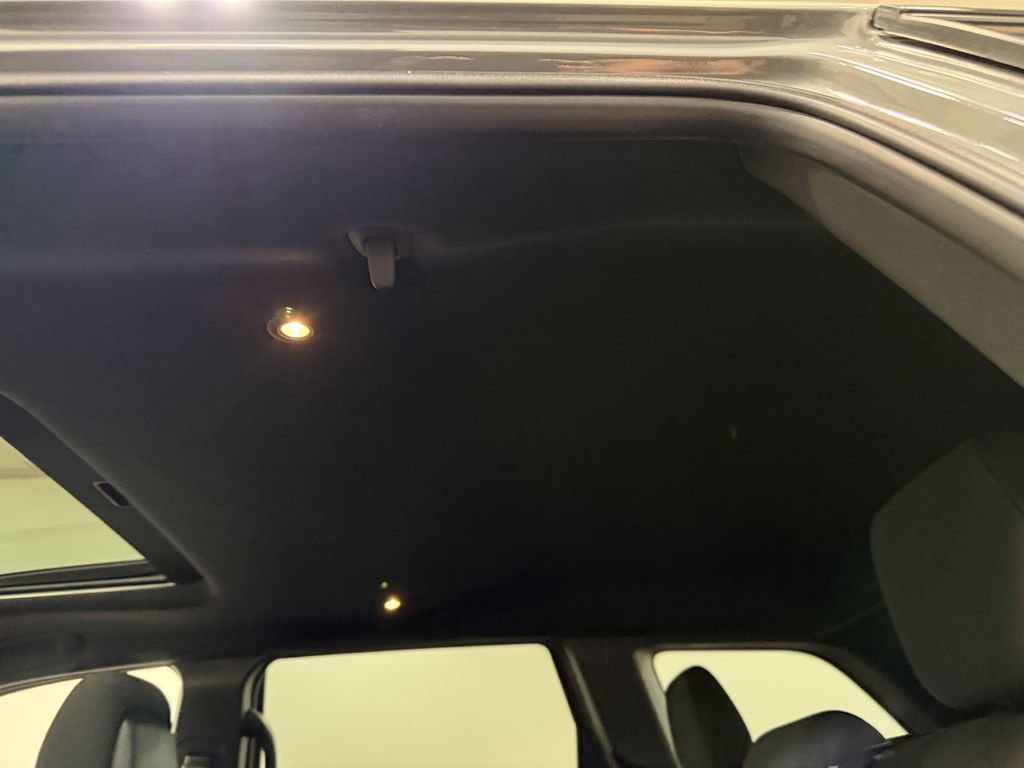 Used 2019 Jeep Grand Cherokee Laredo AWD/4WD image 52