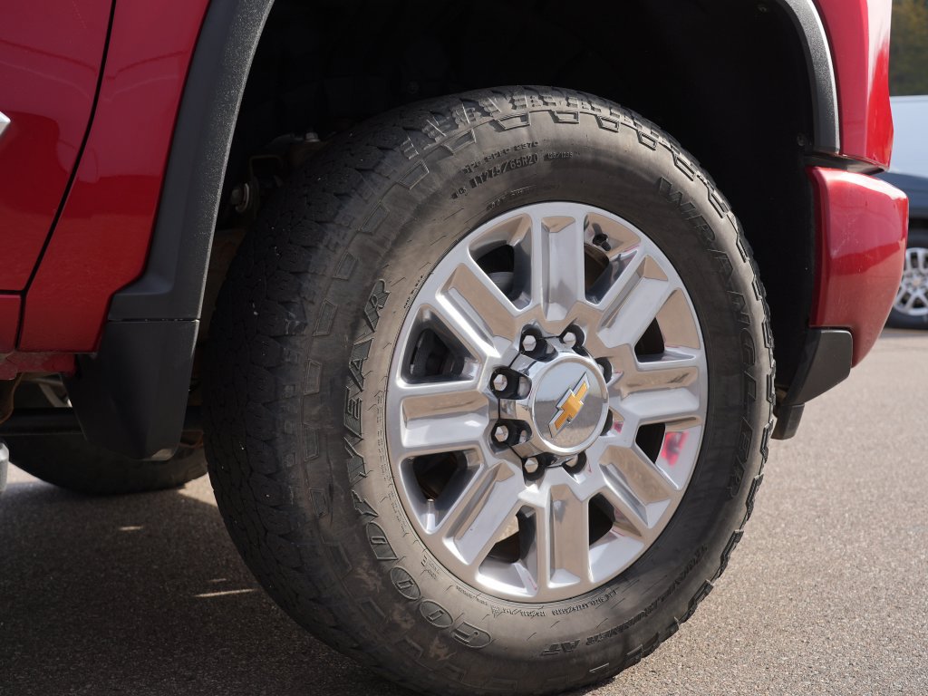 Used 2025 Chevrolet Silverado 3500 High Country w/ High Country Premium Package AWD/4WD image 33