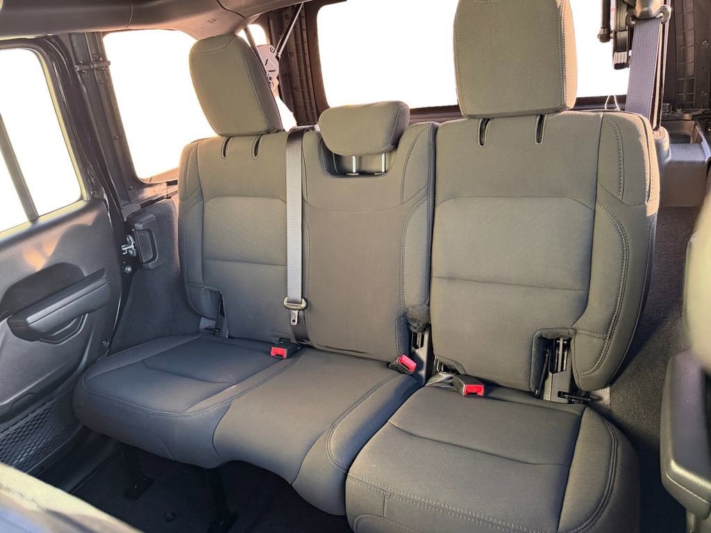 Used 2022 Jeep Wrangler Unlimited Sport image 13