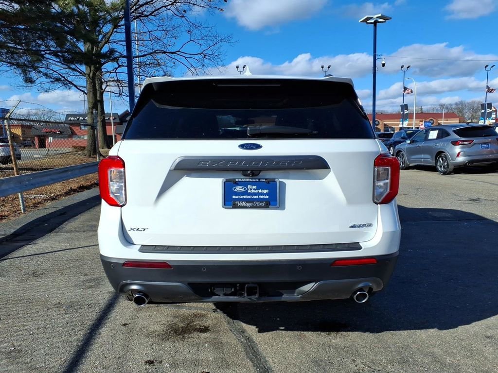 Certified 2023 Ford Explorer XLT w/ Equipment Group 202A AWD/4WD image 7