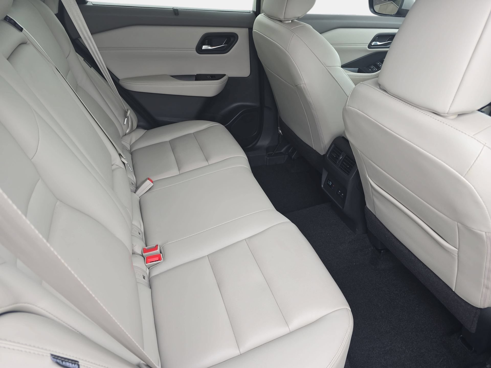 Used 2023 Nissan Rogue SL w/ SL Premium Package FWD image 11
