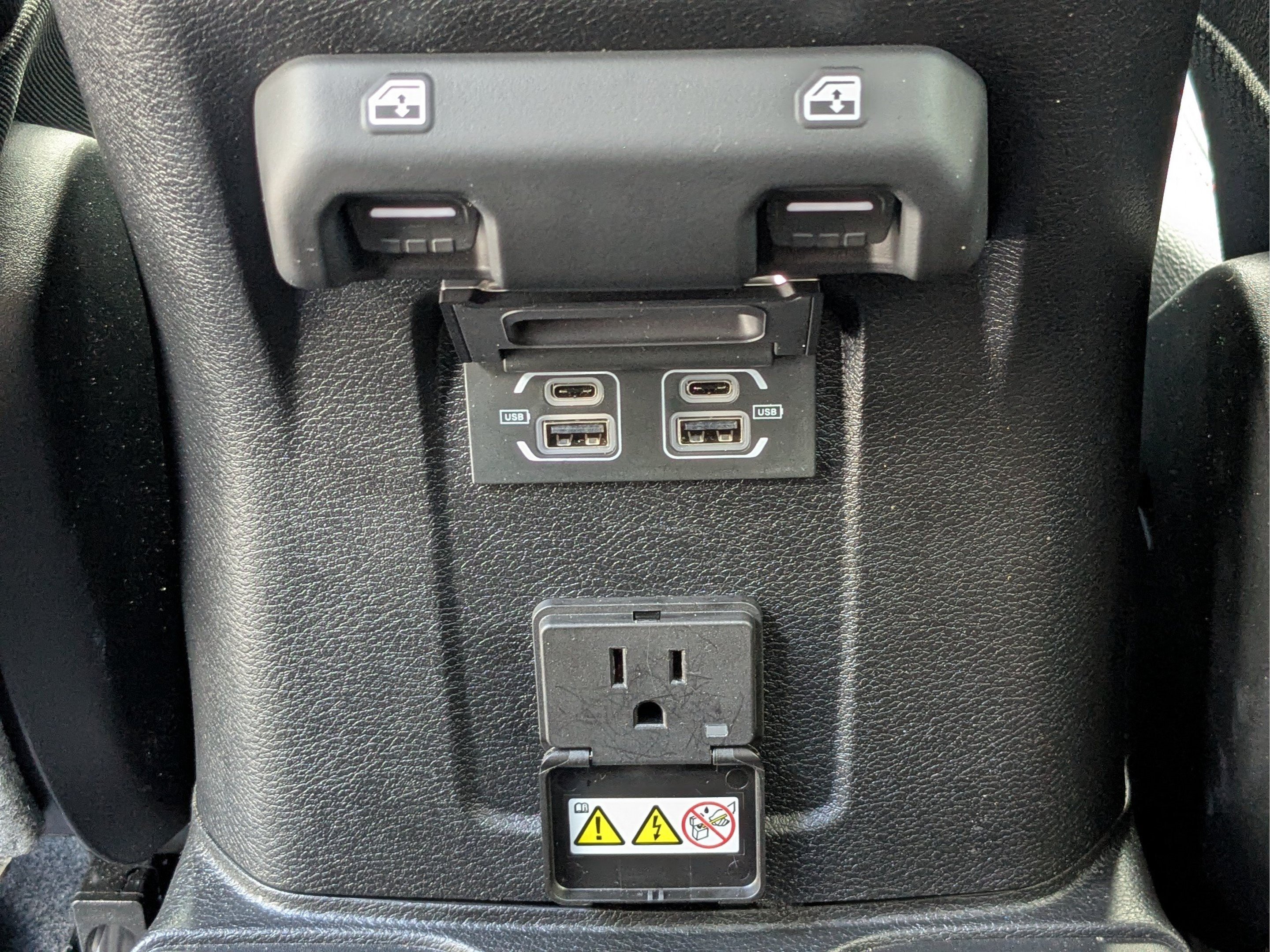 Used 2023 Jeep Gladiator Rubicon w/ LED Lighting Group AWD/4WD image 15