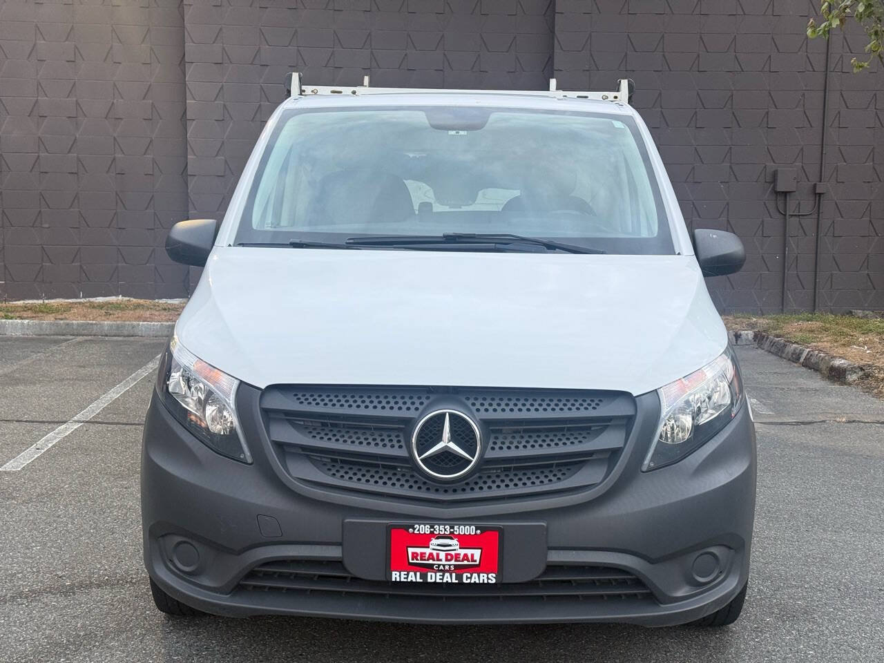Used 2020 Mercedes-Benz Metris image 2