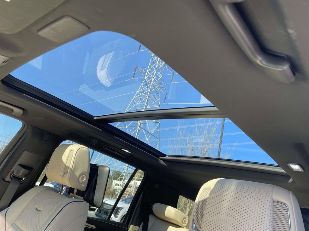 Used 2023 Cadillac Escalade ESV Premium Luxury w/ Performance Package image 21