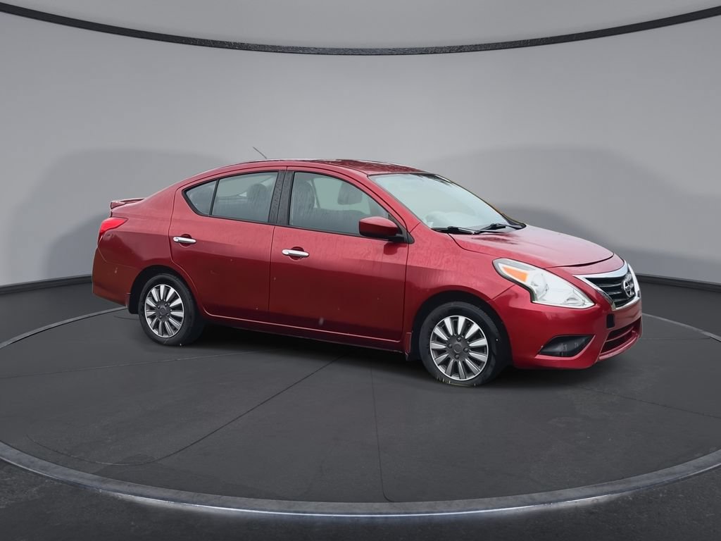 Used 2018 Nissan Versa SV FWD image 2
