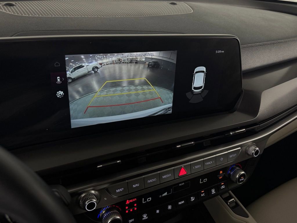 Used 2024 Kia Telluride S image 16