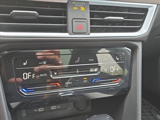 Used 2025 Volkswagen Taos SE image 14