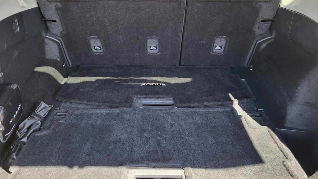 Used 2022 Nissan Rogue SL w/ SL Premium Package image 12