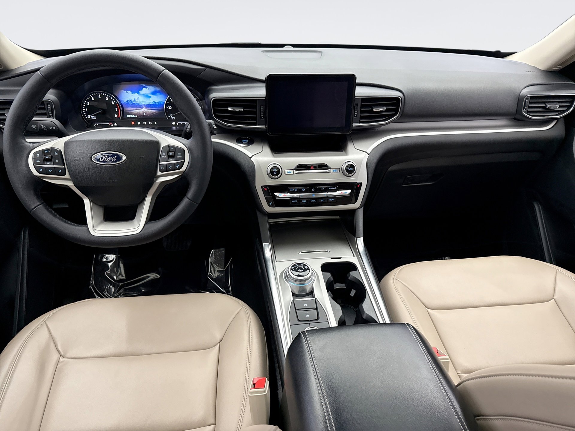 Used 2023 Ford Explorer XLT w/ Equipment Group 202A image 14