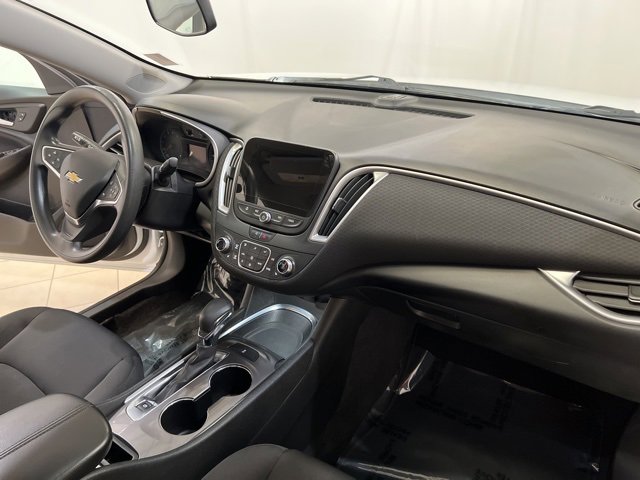 Used 2022 Chevrolet Malibu LT image 16