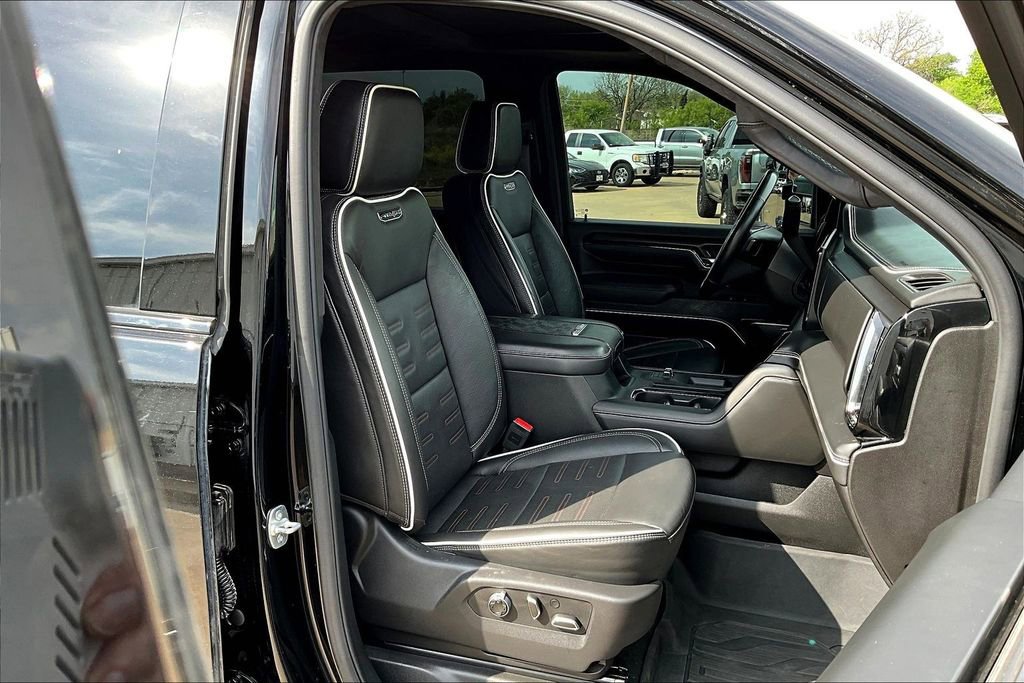 Used 2025 GMC Sierra 2500 AT4X image 10