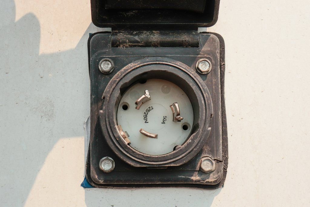 Used 2015 Chevrolet Express 4500 RWD image 15