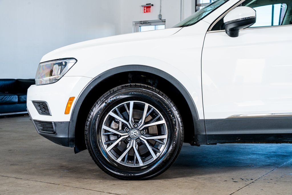 Used 2020 Volkswagen Tiguan SE w/ Panoramic Sunroof Package AWD/4WD image 9