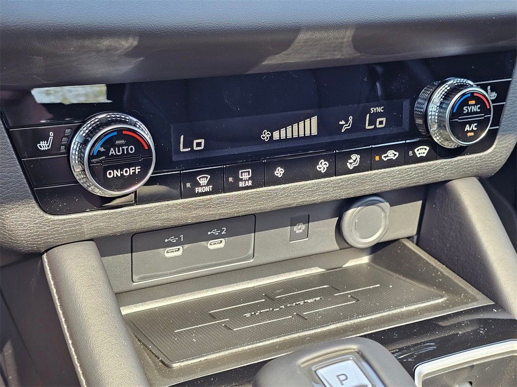 New 2025 Mitsubishi Outlander SE image 13