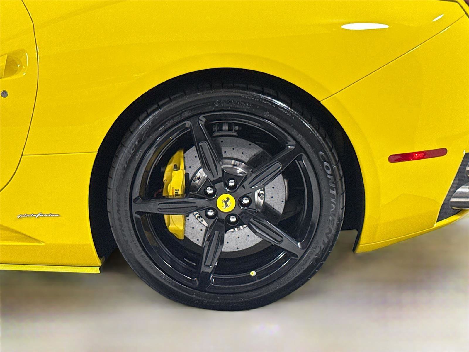 Used 2014 Ferrari California image 38