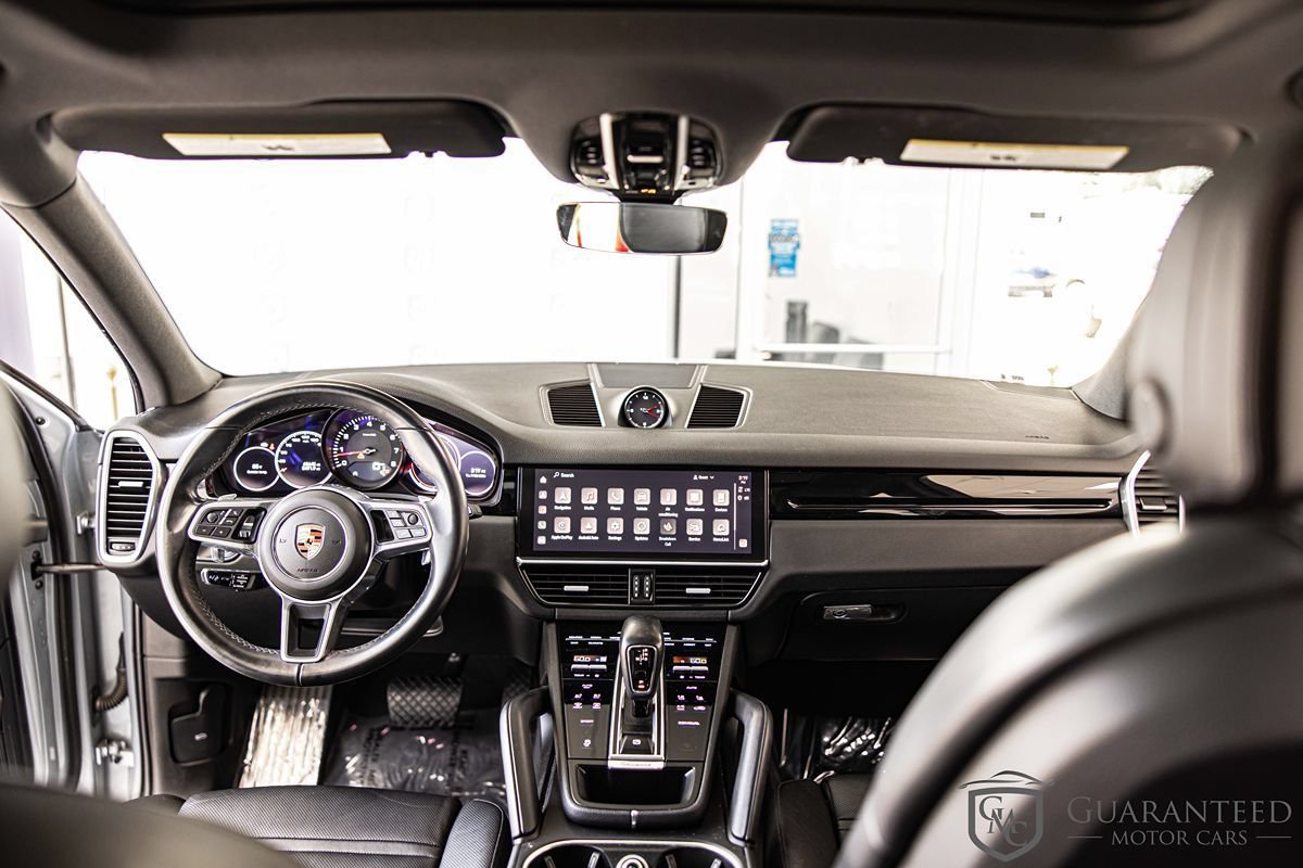 Used 2023 Porsche Cayenne w/ Premium Package AWD/4WD image 35