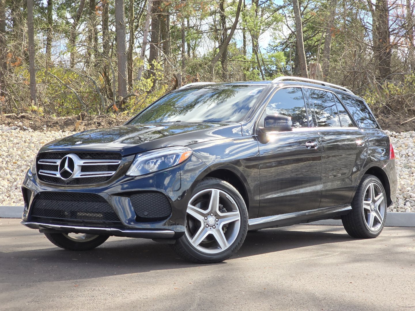 Used 2017 Mercedes-Benz GLE 400 4MATIC image 2