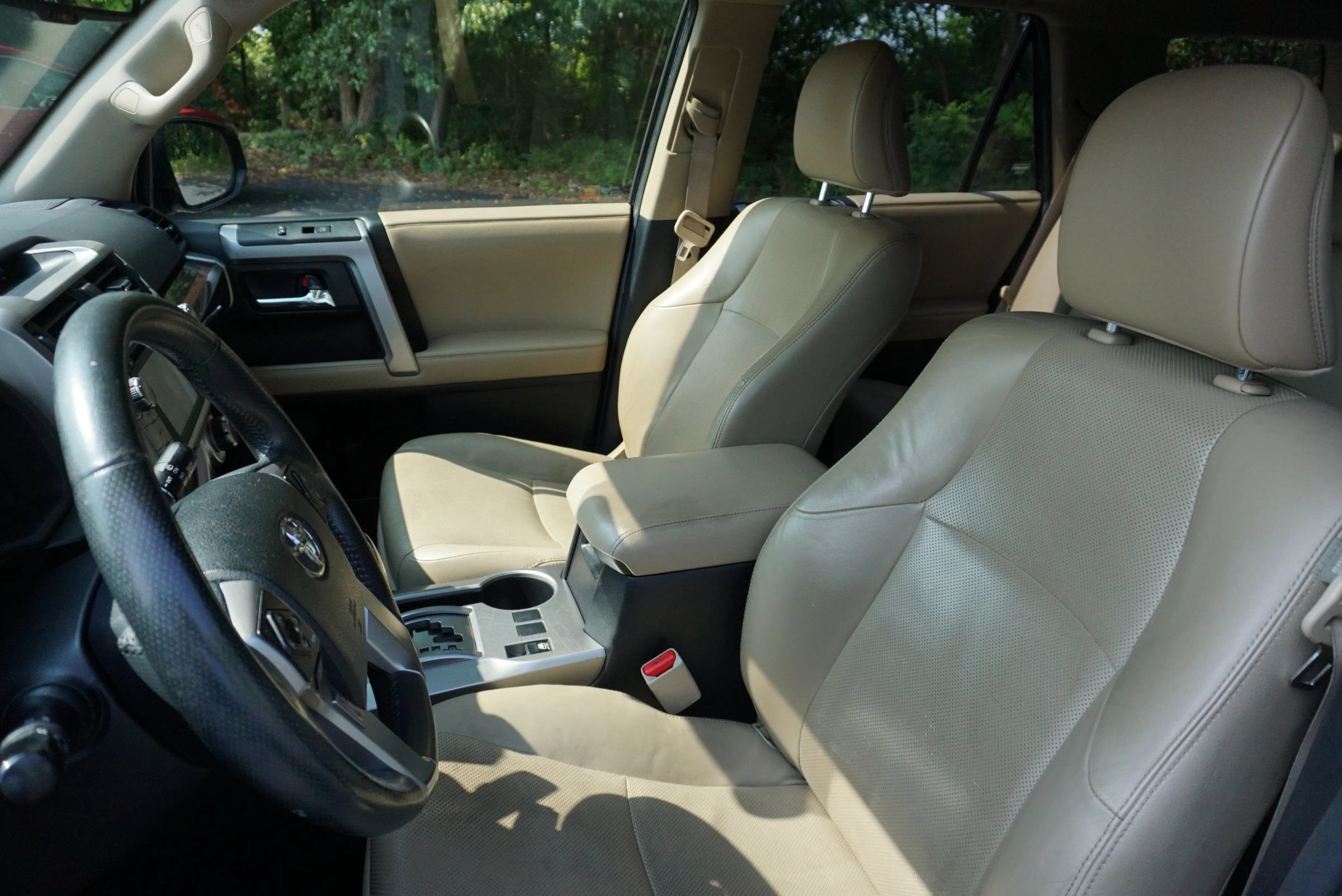 Used 2016 Toyota 4Runner Limited AWD/4WD image 24