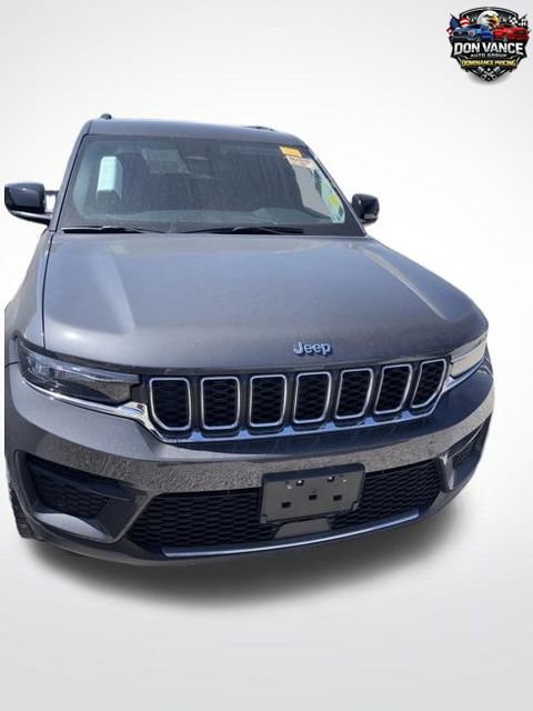 Used 2023 Jeep Grand Cherokee Laredo w/ Luxury Tech Group I video 2