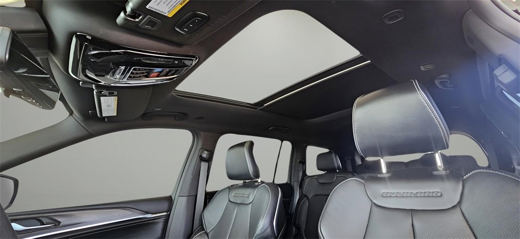 Used 2024 Jeep Grand Cherokee L Overland w/ Luxury Tech Group IV image 43