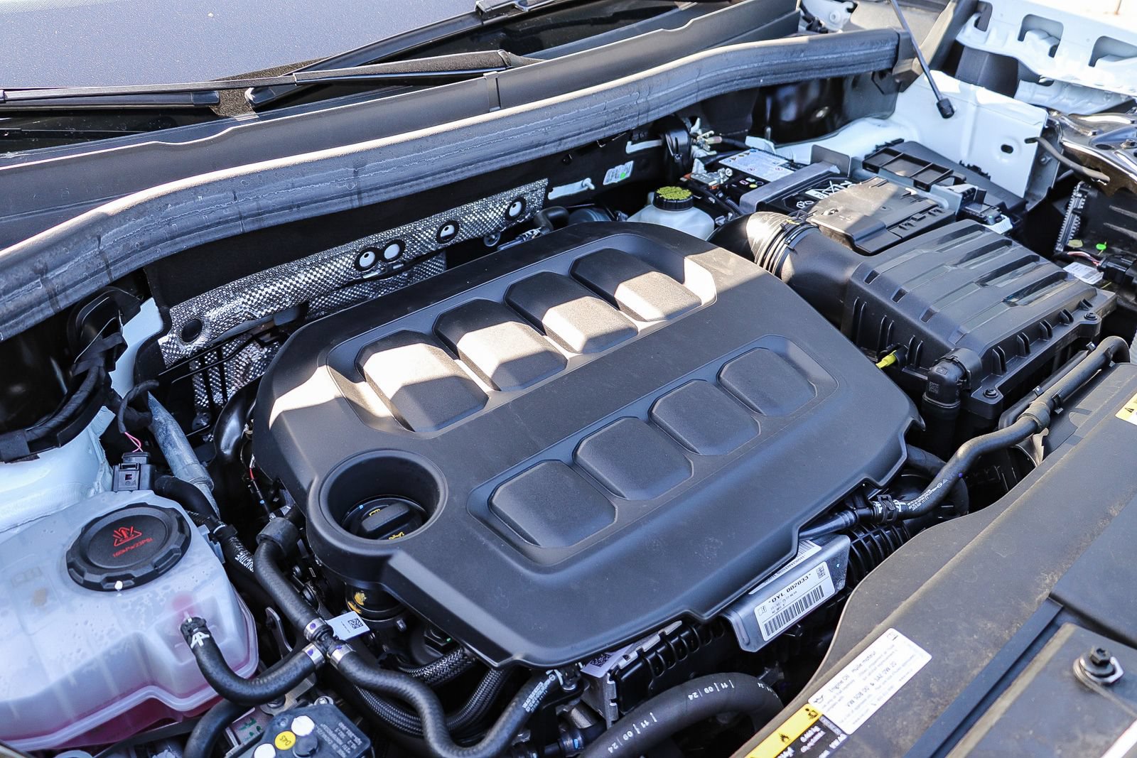 Certified 2025 Volkswagen Tiguan S FWD image 27