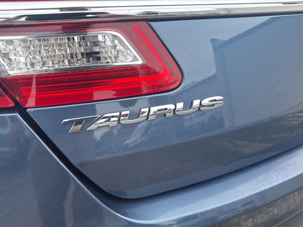 Used 2018 Ford Taurus SEL w/ Equipment Group 201A FWD image 43