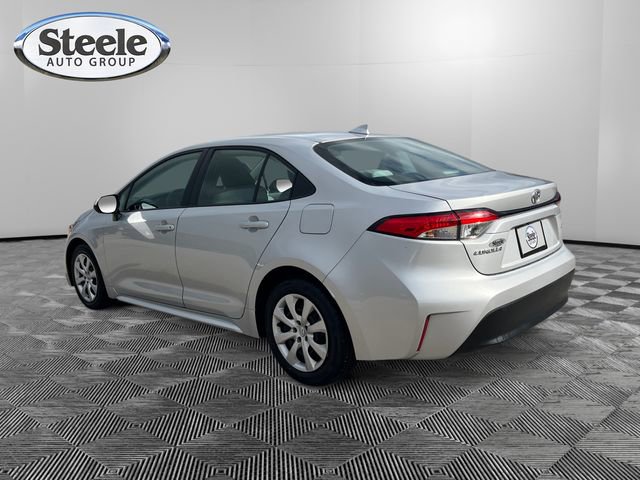 Used 2023 Toyota Corolla LE image 3