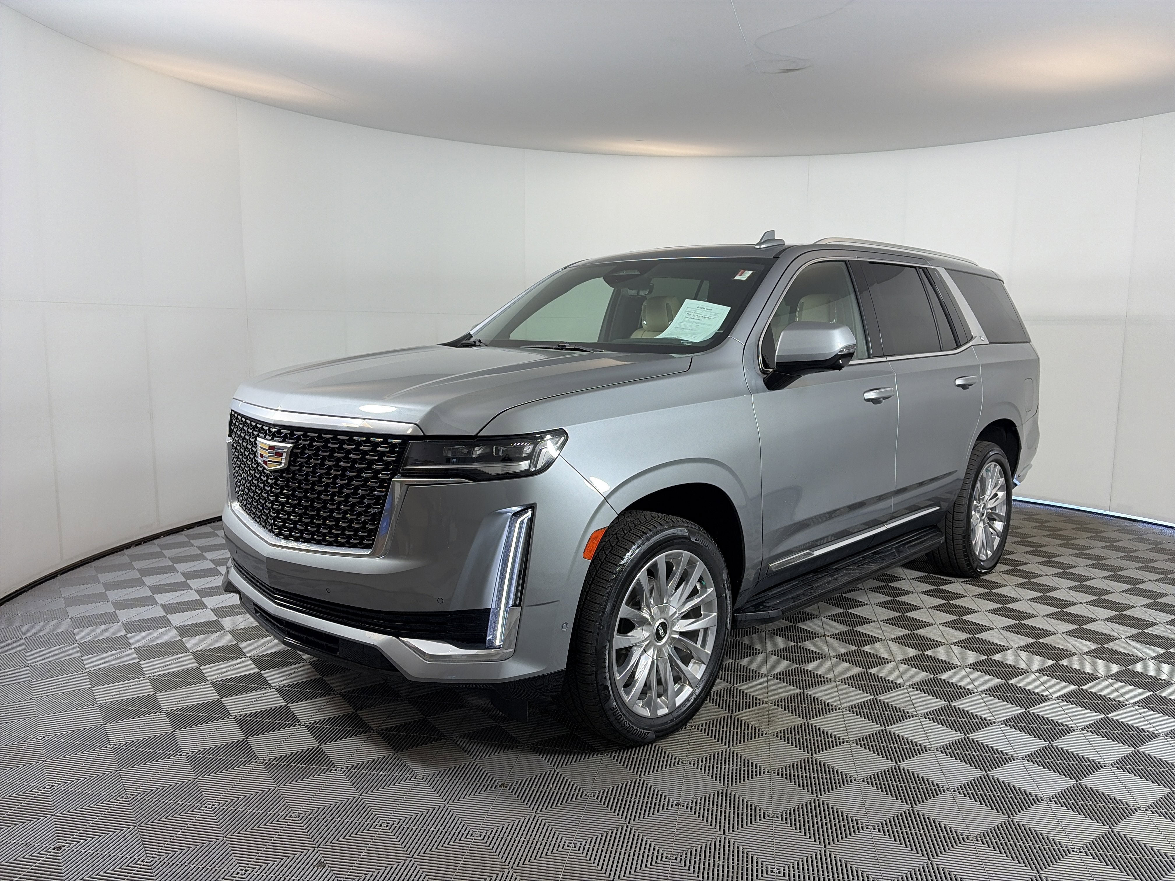 Used 2023 Cadillac Escalade Premium Luxury AWD/4WD image 3