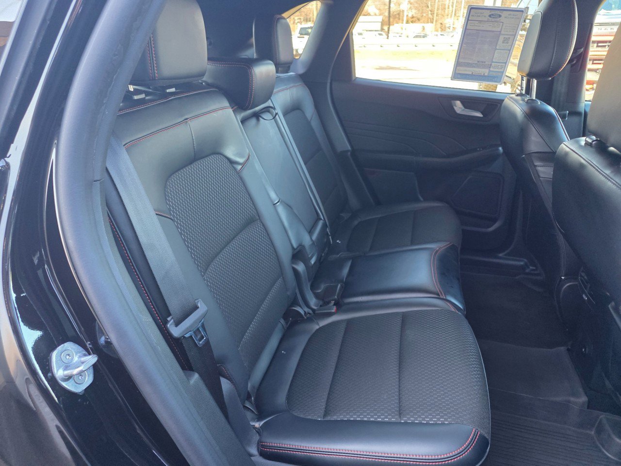 Used 2025 Ford Escape ST-Line w/ Equipment Group 301A image 12
