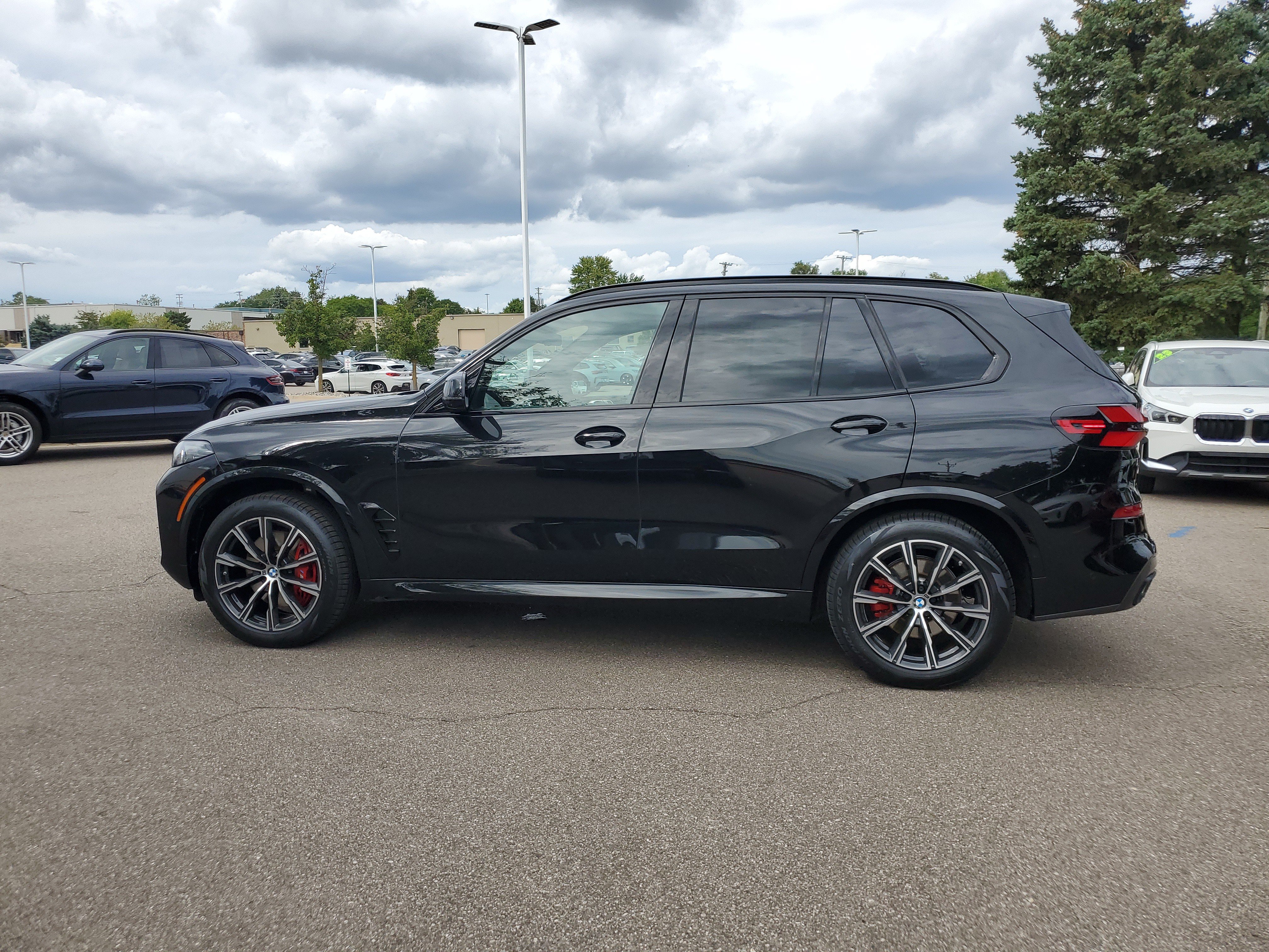 Certified 2024 BMW X5 xDrive40i w/ M Sport Package AWD/4WD video 2