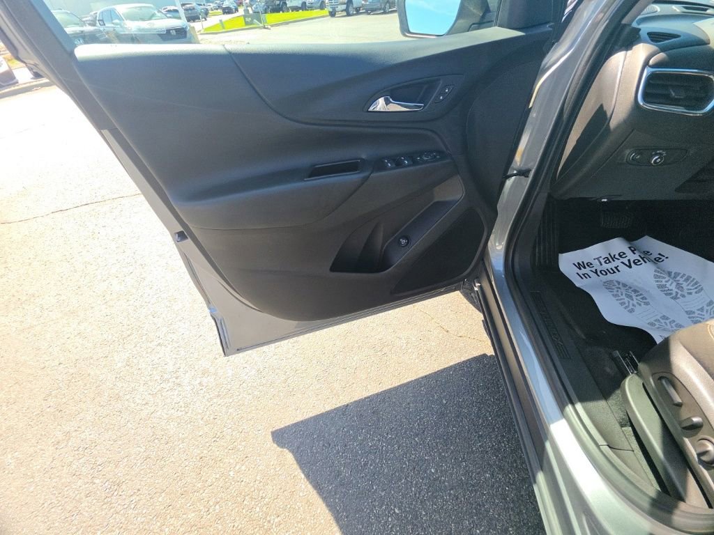 Used 2023 Chevrolet Equinox LT AWD/4WD image 12