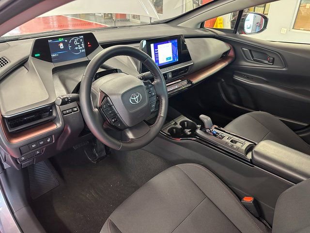 Used 2024 Toyota Prius Prime SE image 11