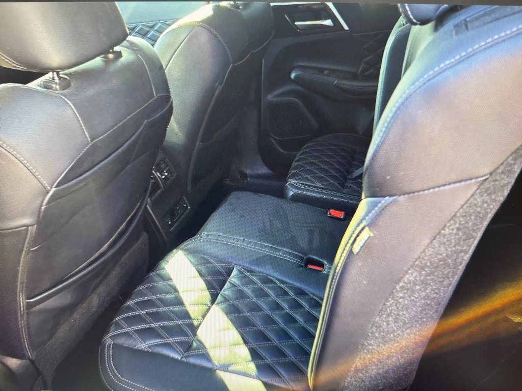 Used 2024 Mitsubishi Outlander SEL image 16