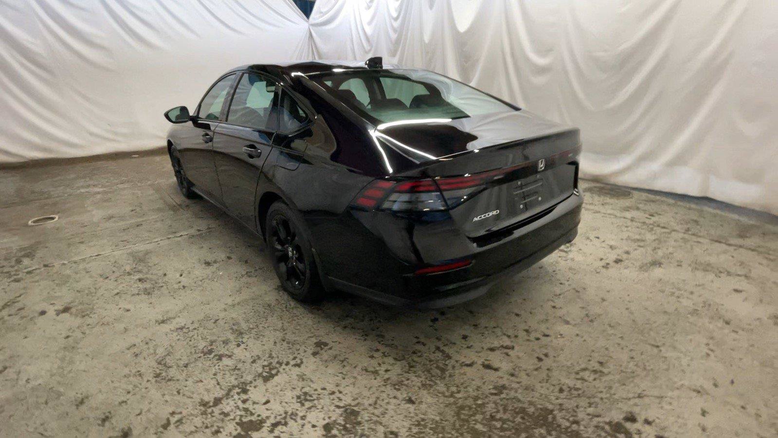 Used 2025 Honda Accord SE image 9