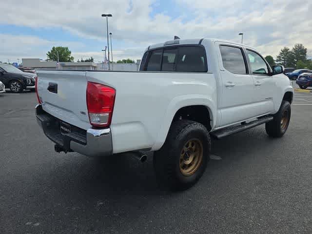 Used 2017 Toyota Tacoma SR5 w/ Tow Package AWD/4WD image 17