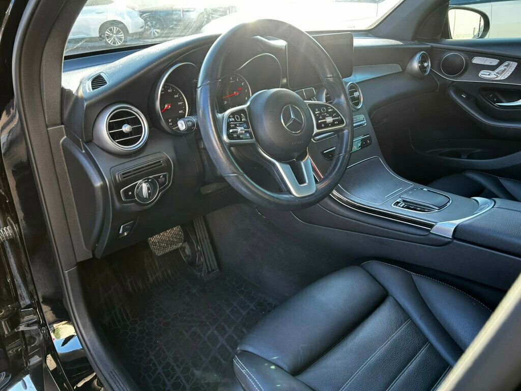 Used 2022 Mercedes-Benz GLC 300 4MATIC image 11