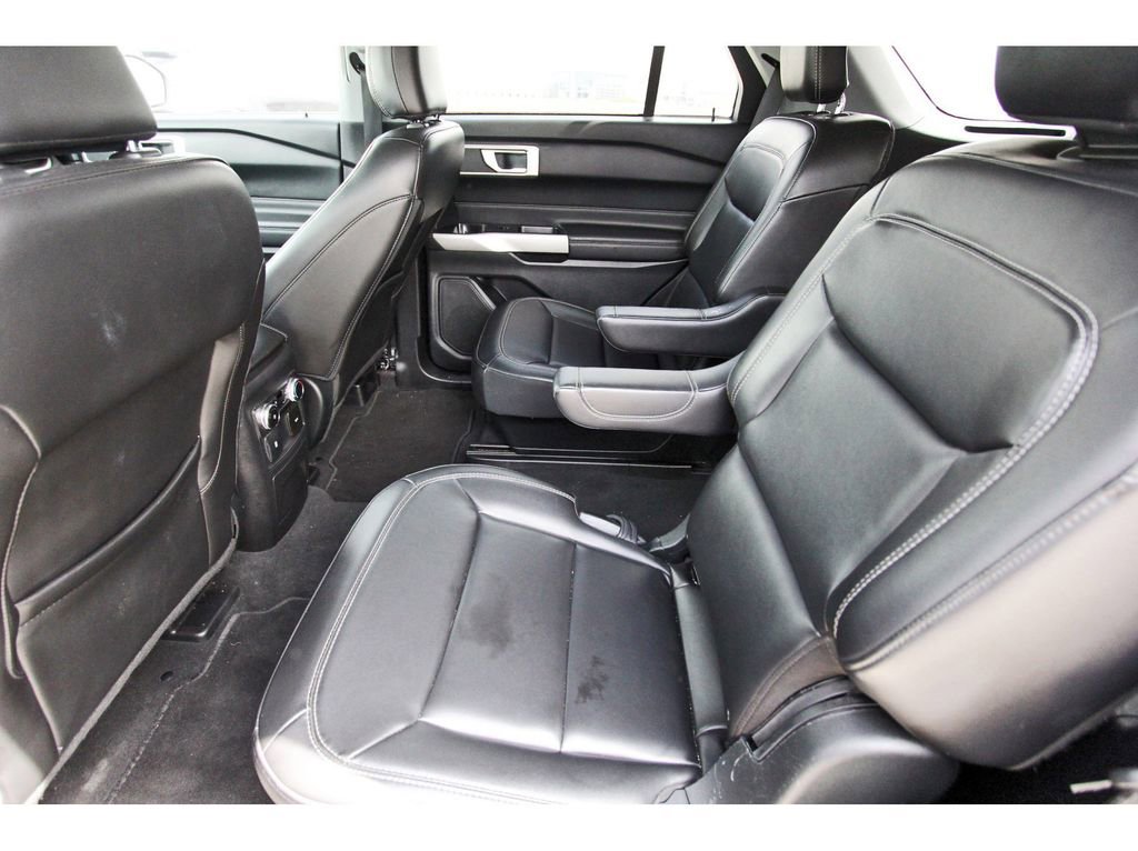 Used 2022 Ford Explorer XLT w/ Equipment Group 202A image 7