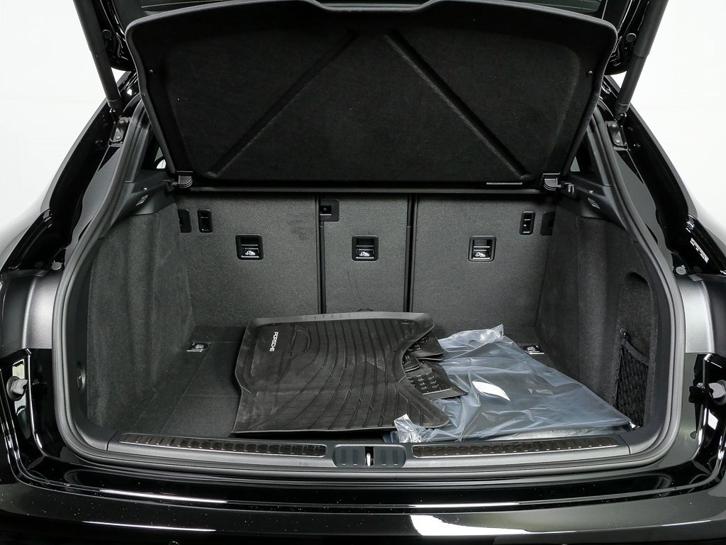 New 2026 Porsche Macan image 32