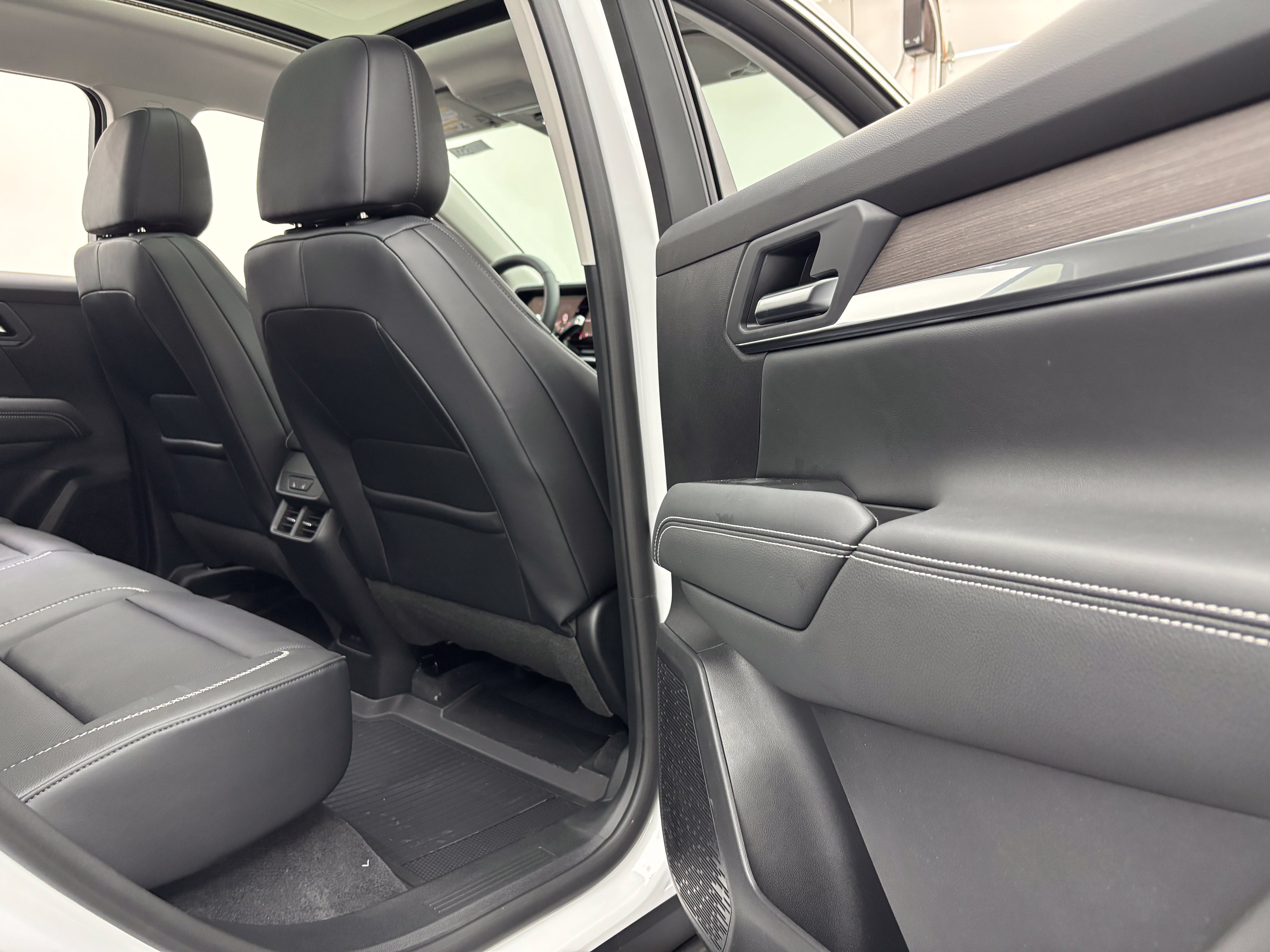 New 2027 GMC Terrain Denali w/ LPO, Floor Liner Package AWD/4WD image 38