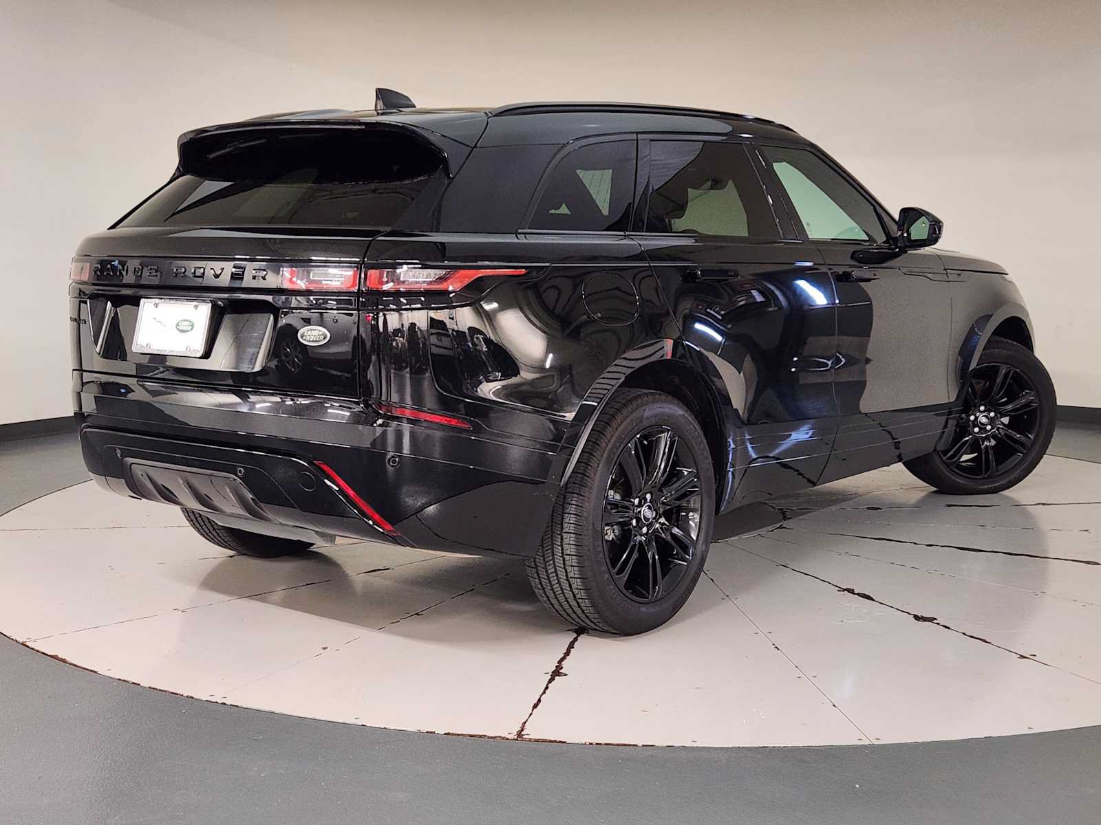Used 2023 Land Rover Range Rover Velar R-Dynamic S AWD/4WD image 2