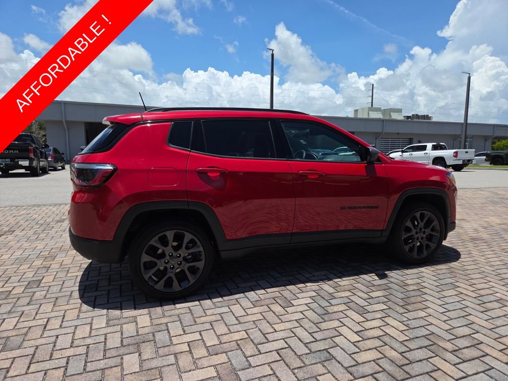 Used 2021 Jeep Compass Latitude w/ Sun and Sound Group AWD/4WD image 11
