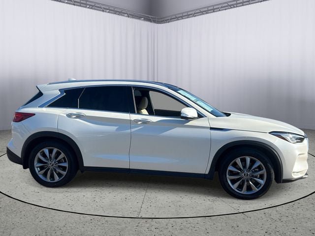 Certified 2019 INFINITI QX50 Essential w/ Premium Heat Package FWD image 6